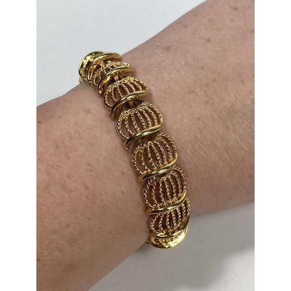 Monet Bracelet Linked Gold Tone 7” Estate Jewelry - Picture 2 of 12